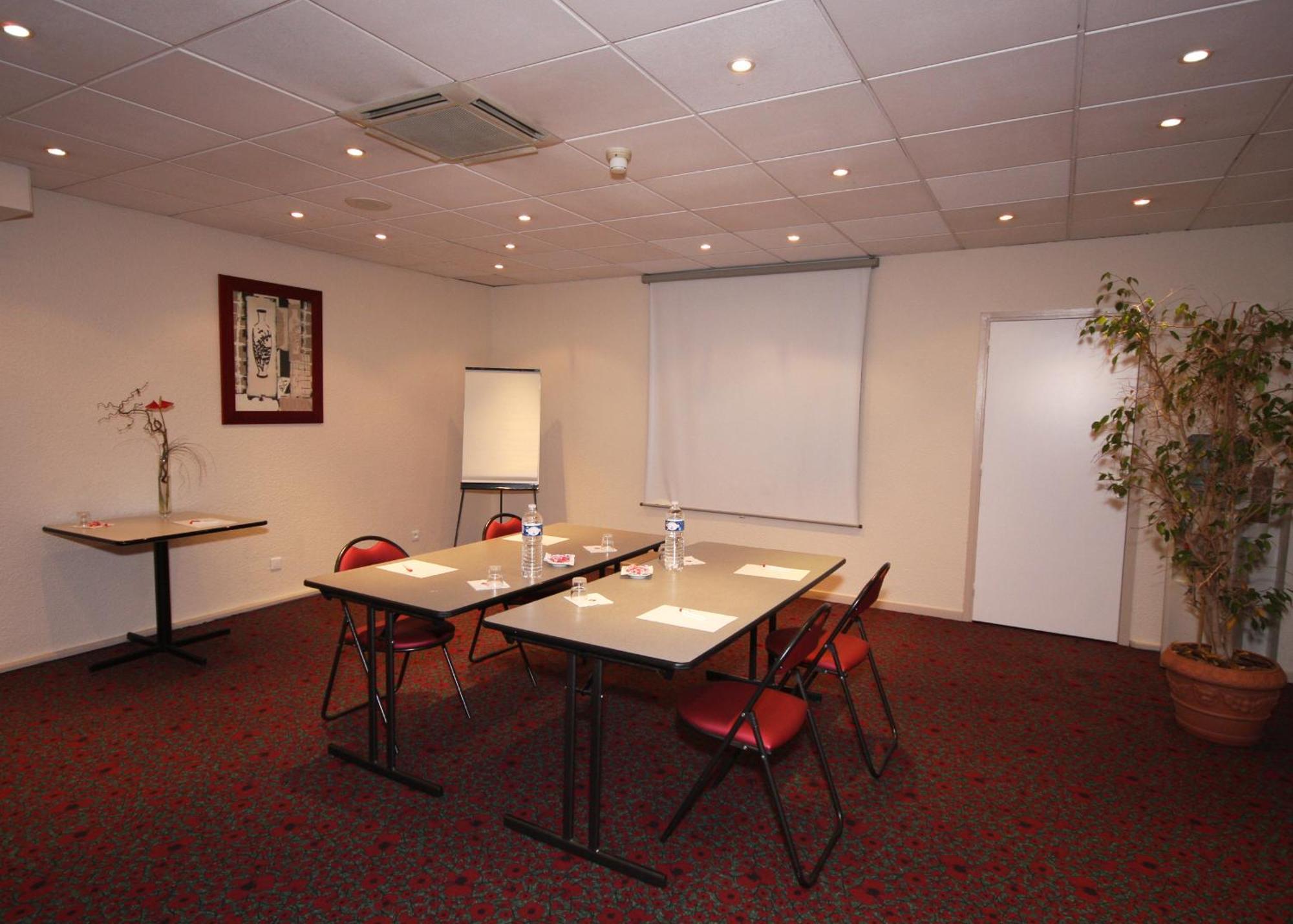 Ibis Clermont Ferrand Sud Herbet المظهر الخارجي الصورة